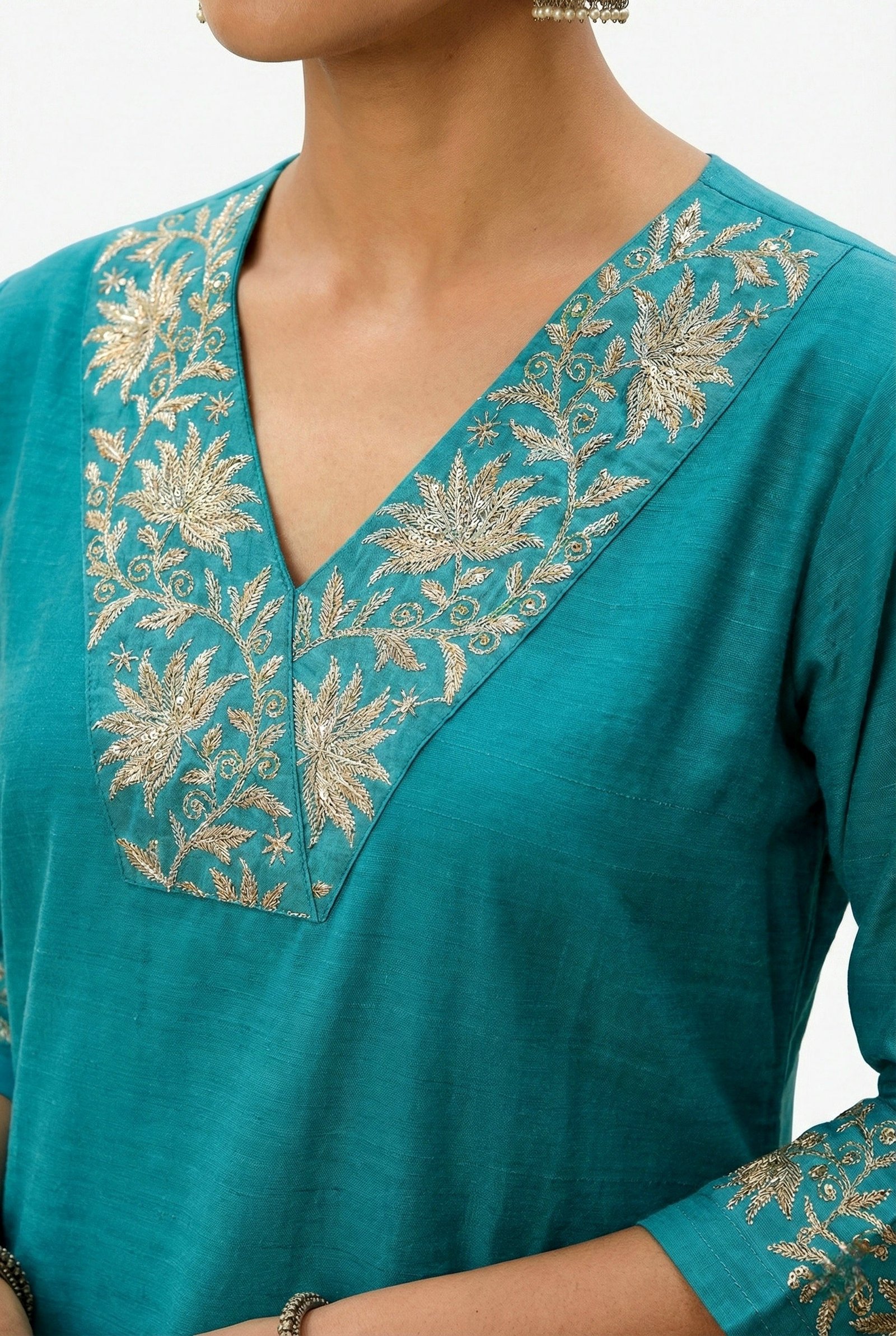 Ferozi Silk Floral Aari Embroidered Two Piece Set - Image 4