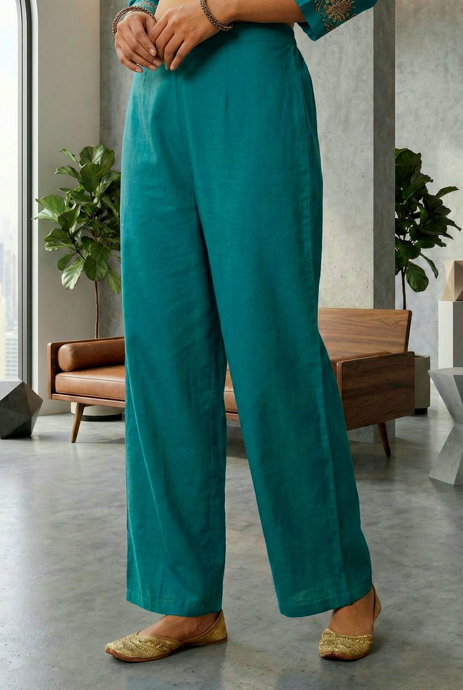 Ferozi Silk Floral Aari Embroidered Two Piece Set - Image 6