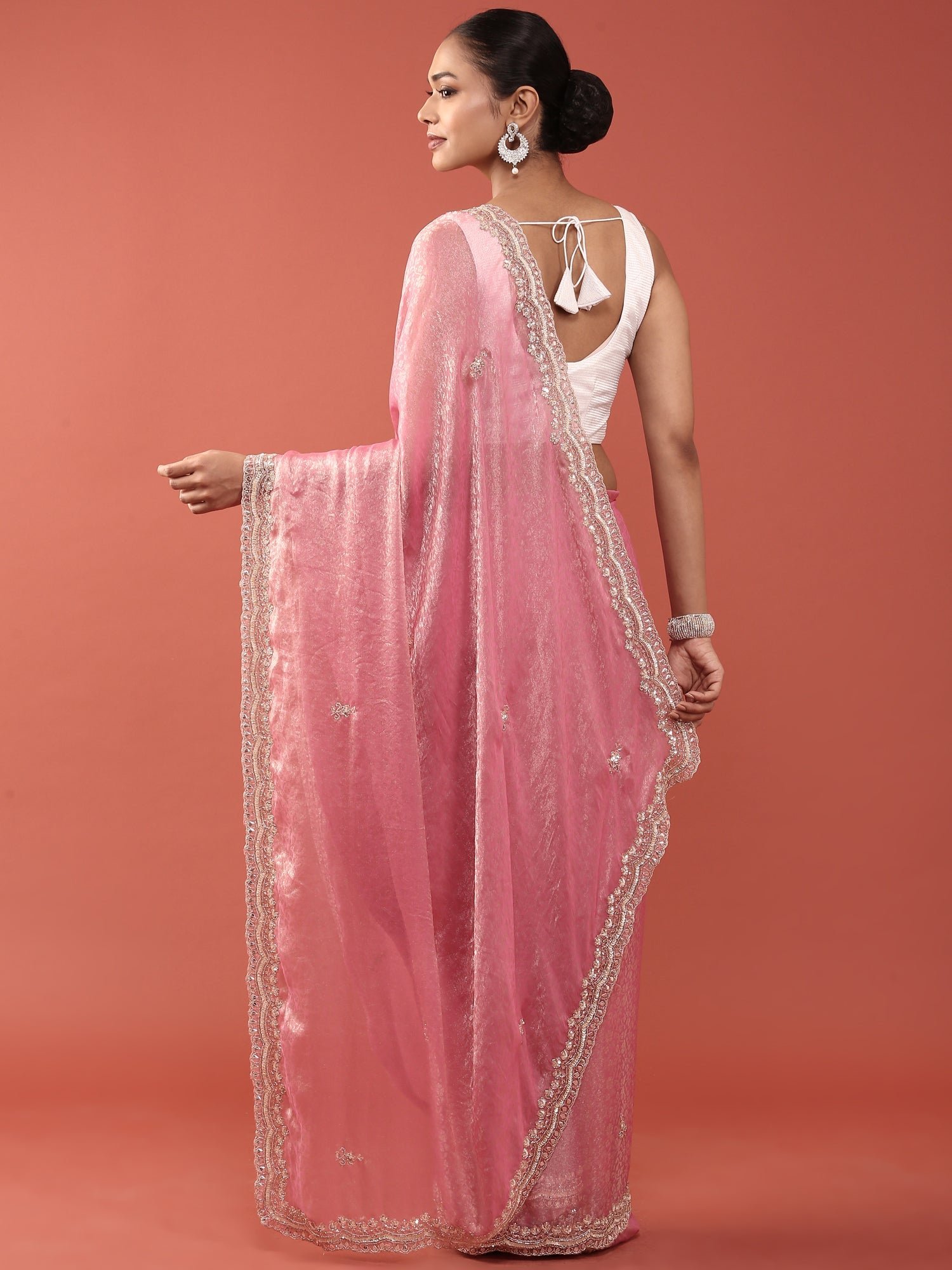 Onion Pink Jacquard Zari Embroidery Saree - Image 3